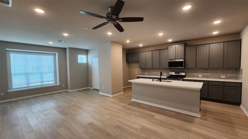 8009 Scanlan Trl, Missouri City, TX, 77459-5435 | Card Image