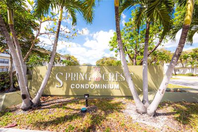 205 - 4255 N University Dr, Condo with 2 bedrooms, 2 bathrooms and null parking in Sunrise FL | Image 2