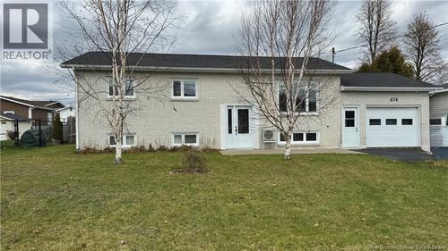 676 3e Ave, Grand-Sault, NB, E3Z1A2 | Card Image