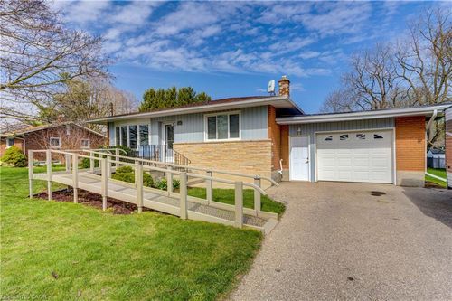 8 Marshall Avenue, Roseville, ON, N0B1E0 | Card Image