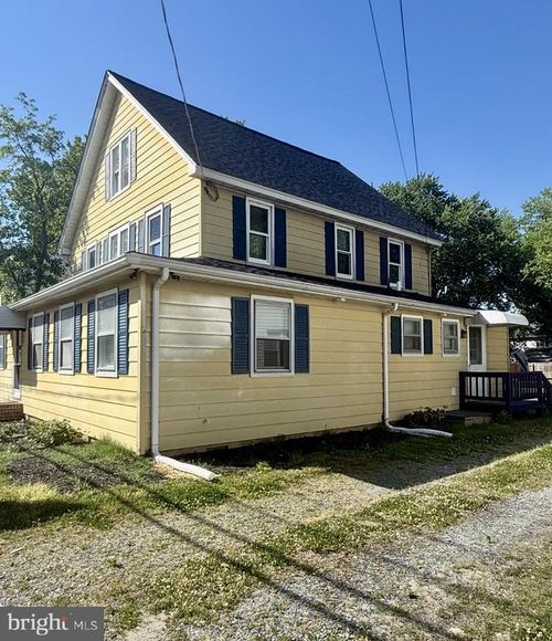 111 E Lillian St, HEBRON, MD, 21830-1303 | Card Image
