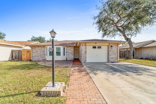 2402 Vialoux Dr, Corpus Christi, TX, 78418-5441 | Card Image