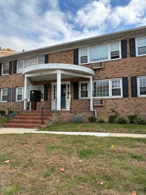 apt-4d-240 S Broadway, Tarrytown, NY, 10591-4521 | Card Image