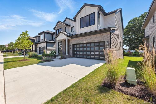 54824 Camden Ct, Shelby Twp, MI, 48316-3630 | Card Image
