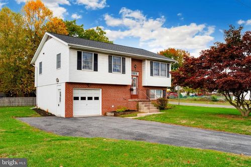 201 S 2nd St, WOODSBORO, MD, 21798-8509 | Card Image