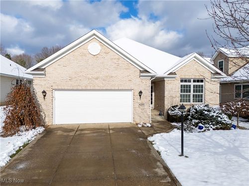 4201 Meadowcreek Ln, Copley, OH, 44321-3089 | Card Image