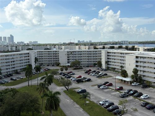 905-18011 Biscayne Blvd, Aventura, FL, 33160-5237 | Card Image