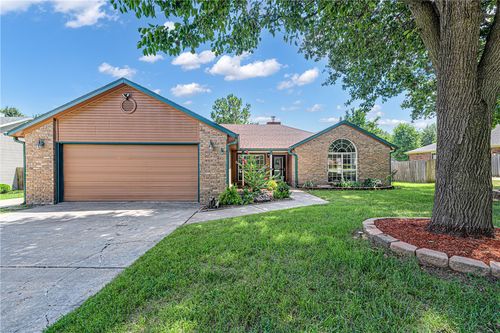 3281 W Gypsum Dr, Fayetteville, AR, 72704-5610 | Card Image