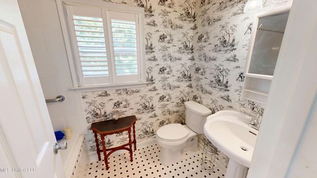 Bathroom 3 up | Image 27