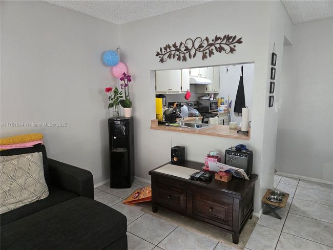 APT-202 - 10002 Winding Lake Rd, Condo with 2 bedrooms, 2 bathrooms and null parking in Sunrise FL | Image 5