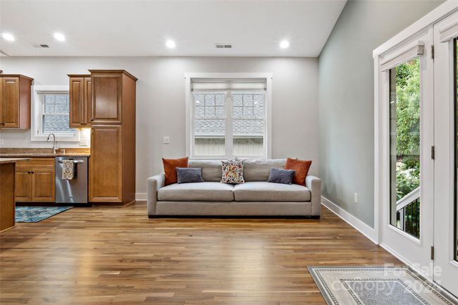 Living and Dining Room | Image 13