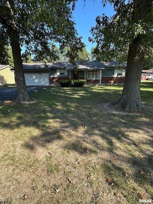 7863 Idyle Wild Rd, Du Quoin, IL, 62832-4213 | Card Image