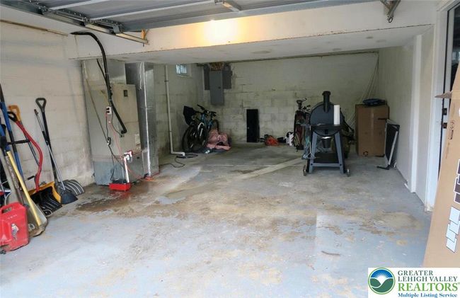 Garage | Image 13