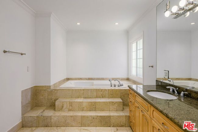 8760 White Oak Ave, House other with 4 bedrooms, 4 bathrooms and 8 parking in Sherwood Forest CA | Image 30