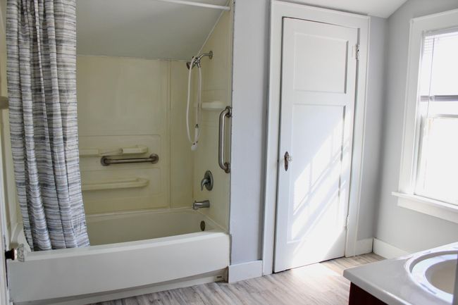 Tub/Shower | Image 18
