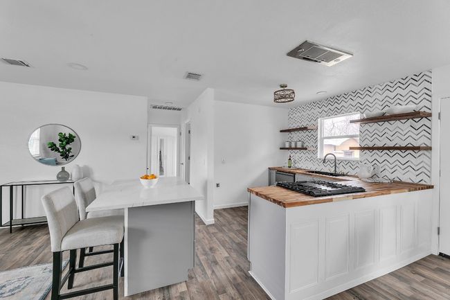 2905 Rogge Ln, House other with 3 bedrooms, 2 bathrooms and null parking in Austin TX | Image 4