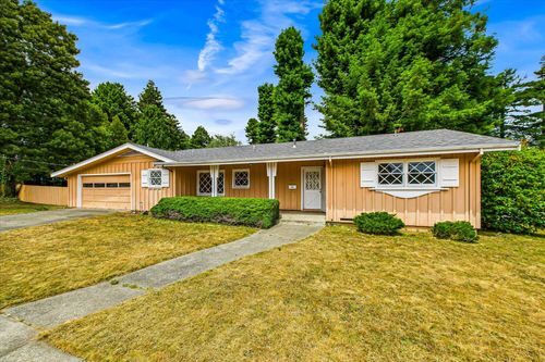 2335 Chester Street, Eureka, CA, 95503 | Card Image