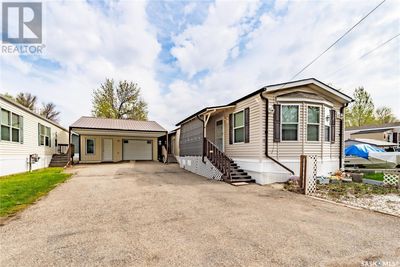 1295 9 Th Ave Ne, House other with 2 bedrooms, 2 bathrooms and null parking in Moose Jaw SK | Image 3