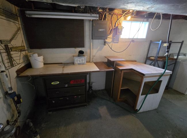 Workshop area on NW part of basement | Image 32