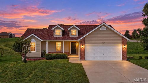 1007 Wrigley Cir, Warrenton, MO, 63383-7405 | Card Image