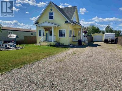 10356 102 St, House other with 4 bedrooms, 2 bathrooms and null parking in Taylor BC | Image 1