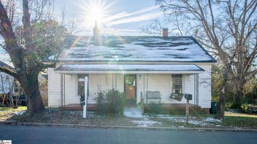 4 W Fleming Street, Ware Shoals, SC, 29692 | Card Image