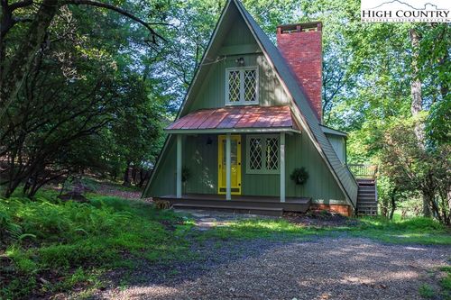 825 Ridge Rd, Glade Valley, NC, 28627-6009 | Card Image