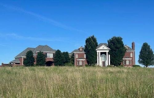 910 Aiken Rd, Versailles, KY, 40383-9708 | Card Image