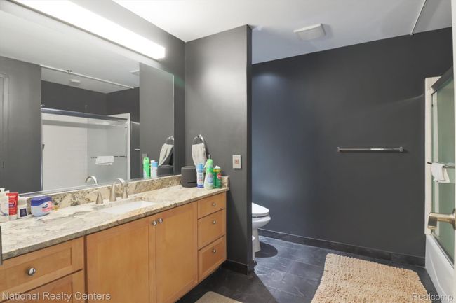 APT-29 - 200 River Place Dr, Condo with 2 bedrooms, 3 bathrooms and null parking in Detroit MI | Image 35