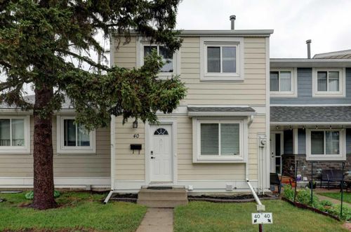 40 Georgian Villas Ne, Calgary, AB, T2A7C4 | Card Image