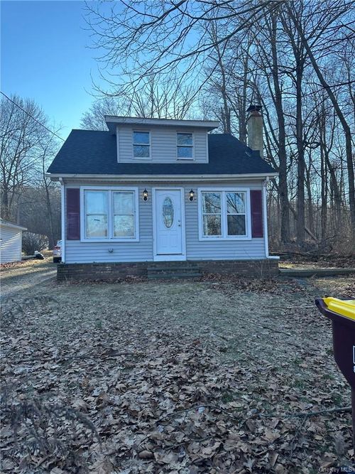 2 Hillside Rd, Greenwood Lake, NY, 10925-4309 | Card Image