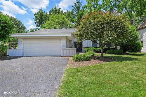 425 W Gartner Rd, Naperville, IL, 60540-7516 | Card Image