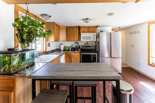 7 Garrett Ln, Cascade, ID, 83611-5426 | Card Image