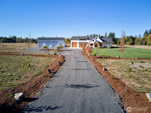 422 Park Rd, Winlock, WA, 98596-9107 | Card Image