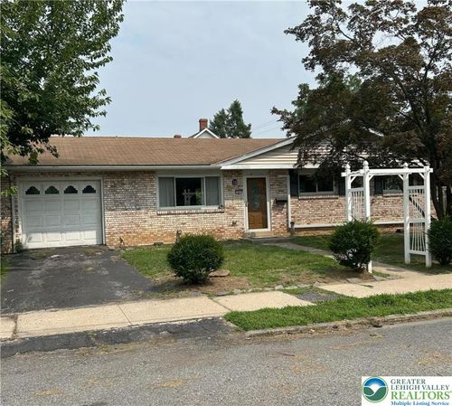 1821 E Washington St, Allentown, PA, 18109-2364 | Card Image
