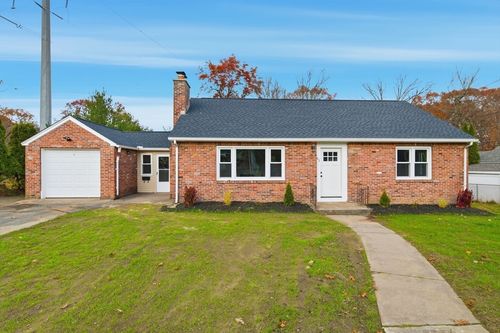 61 Clarence St, West Springfield, MA, 01089-2438 | Card Image