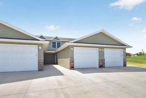 1845 Daniel Ln Ne, Stewartville, MN, 55976-1685 | Card Image