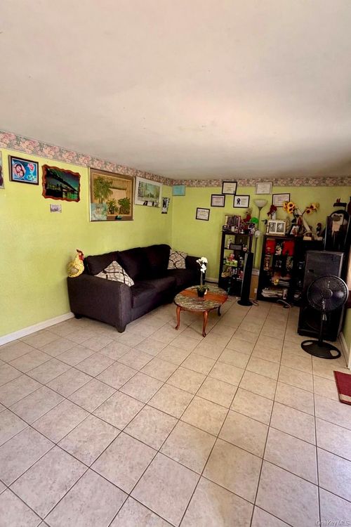 59 Wheeler Rd, Central Islip, NY, 11722-2124 | Card Image