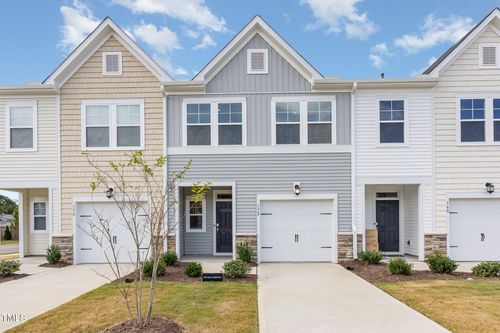 172 Paramount Dr, Smithfield, NC, 27577-3554 | Card Image