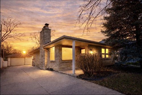 755 N 112th Street, Wauwatosa, WI, 53226 | Card Image