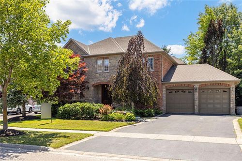 4278 Clubview Dr, Burlington, ON, L7M4X1 | Card Image