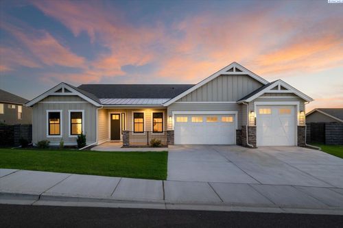 2303 Skyview Loop, Richland, WA, 99352-8017 | Card Image
