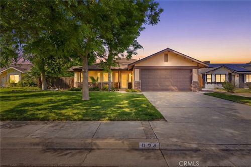 924 Greenwood Ave, Hanford, CA, 93230-1563 | Card Image