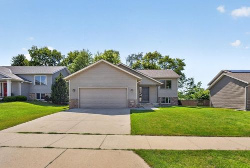 3909 46th Ave Nw, Rochester, MN, 55901-8527 | Card Image