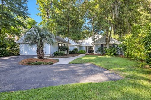 60 Edgewood Dr, Hilton Head Island, SC, 29926-6703 | Card Image