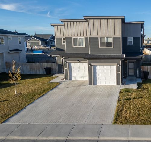 4590 Pontiac St, Mills, WY, 82644-5185 | Card Image