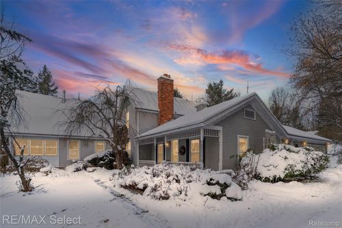 9710 Rattalee Lake Rd, Clarkston, MI, 48348-1534 | Card Image