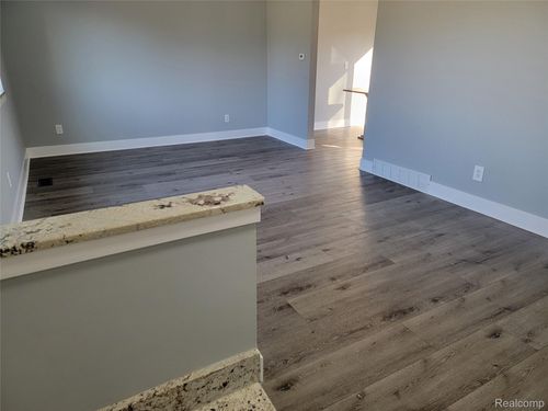 9333 Katherine St, Taylor, MI, 48180-3610 | Card Image