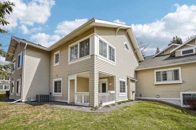 38-web-or-mls-Niagara Ln-2204-038.jpg | Image 35