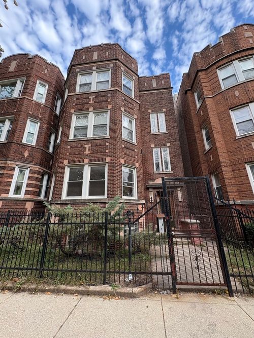 apt-3-7819 S Cornell Ave, Chicago, IL, 60649-6874 | Card Image